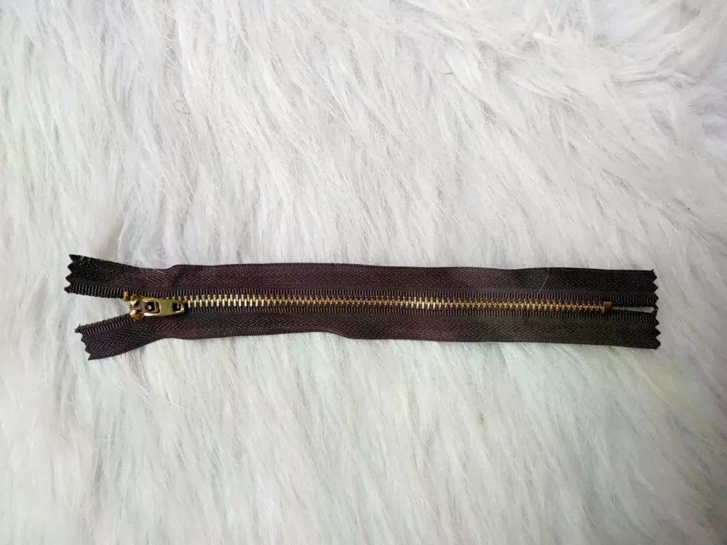 محلات بيع اكسسوارات الملابس